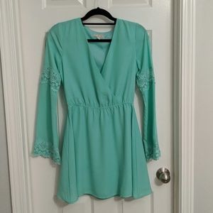 Gianni Bini green summer dress